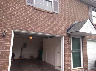4500 Meadowlark Manor Ln, Louisville, KY 40245