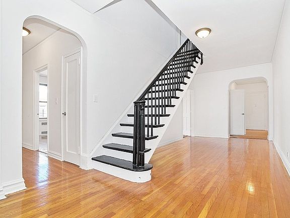 2nd image of 3240 Henry Hudson Pkwy E #7D