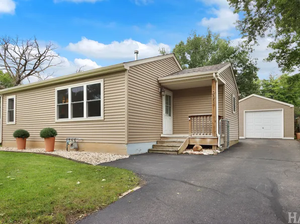 9004 Shady Ln, Wonder Lake, IL 60097