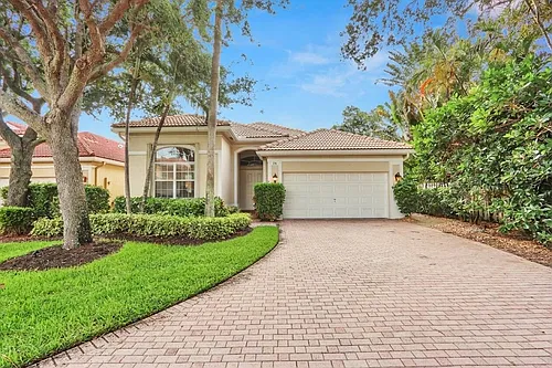 116 Palm Cir Photo 1