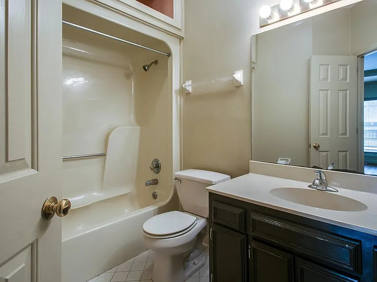 2110 Portland Ave #201 — Photo 15