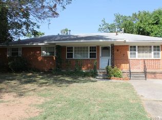 917 Crestview St, Ada, OK 74820
