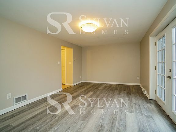 4th image of 1110 Edward St