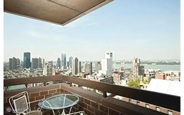 Rented by Douglas Elliman | media 29