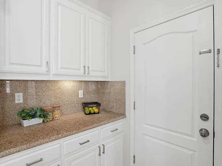 4193 Stewart Ln — Photo 17