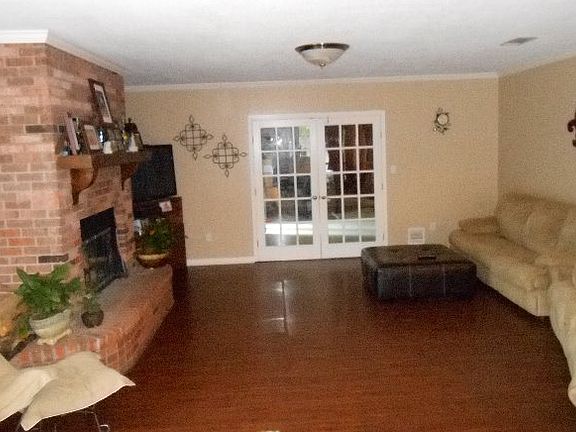 4th image of 211 Tanglewood Dr