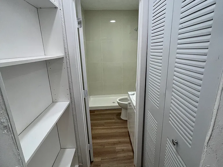 614 NE 3rd St #8 — Photo 10