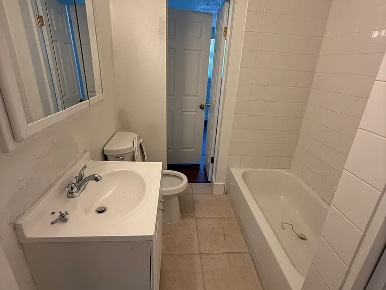 1502 W Grace St — Photo 11