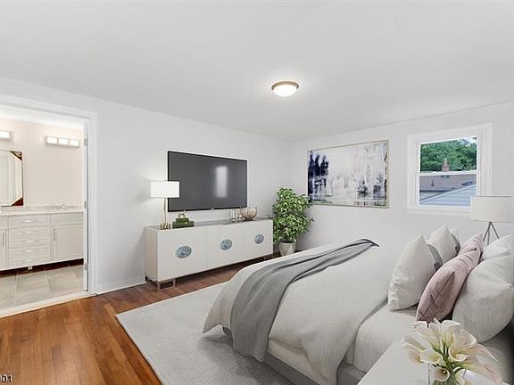 4th image of 14 Mayhew Dr