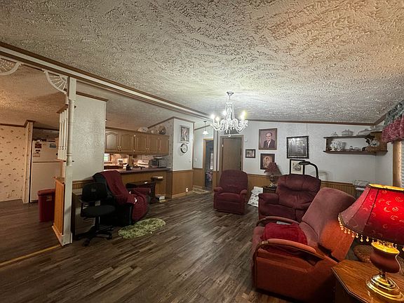 4th image of 121 Circle Dr