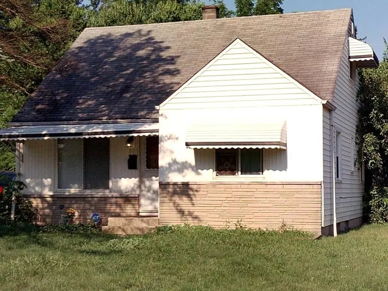 801 S Hampton Rd — Photo 1