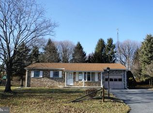 1975 Quigley Dr, Chambersburg, PA 17202