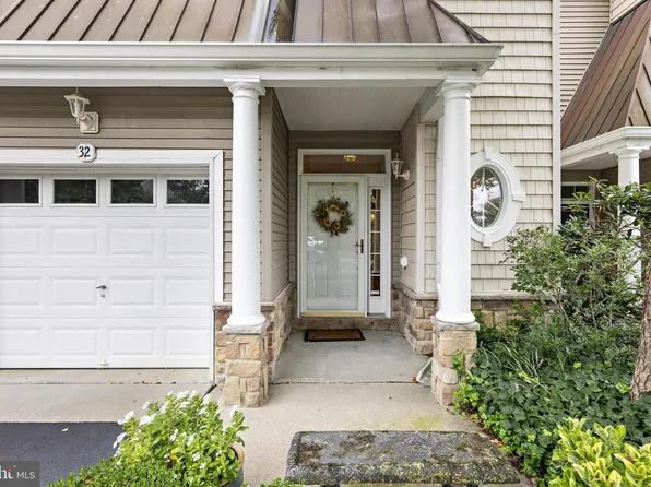 32 Windward Dr, Manahawkin, NJ 08050