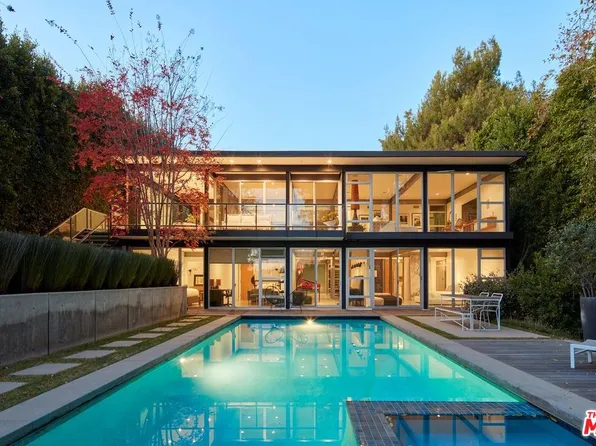 15960 Alcima Ave, Pacific Palisades, CA 90272