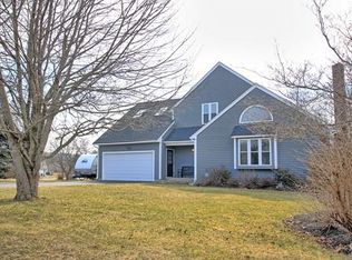 11 Clover Hill Rd, Sutton, MA 01590