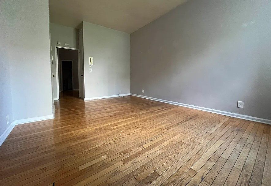 1st image of 423 E 77th St APT 4D
