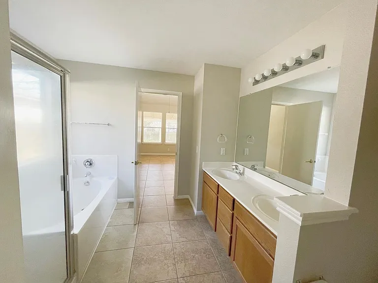 104 Cattail Cv — Photo 14