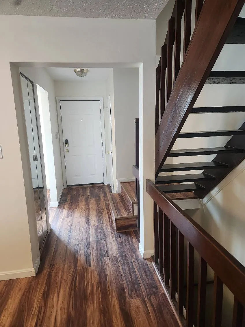 853 Saint Michaels Dr — Photo 2