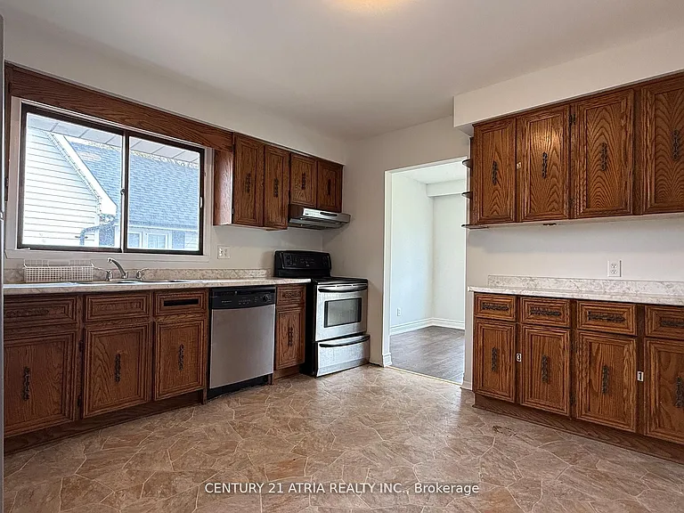 1212 Somerville St — Photo 6