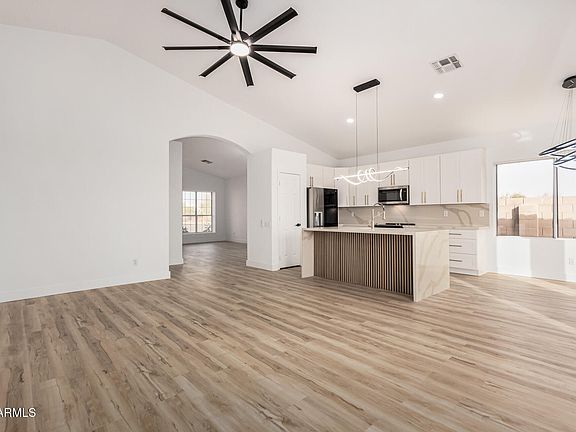 2nd image of 1003 W AIRE LIBRE Avenue