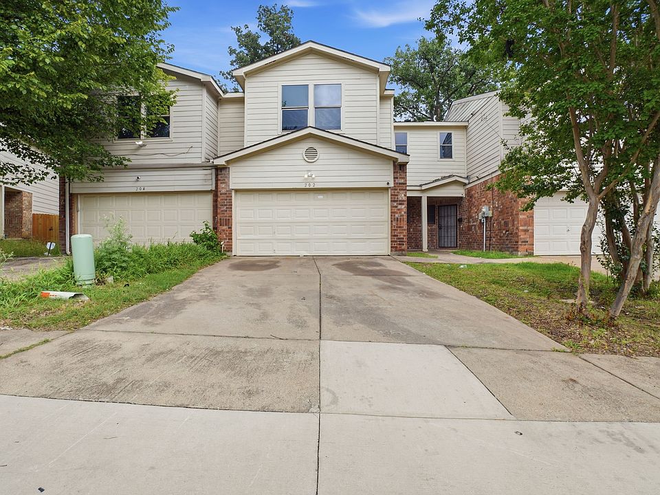1st image of 202 Creek Cove Dr