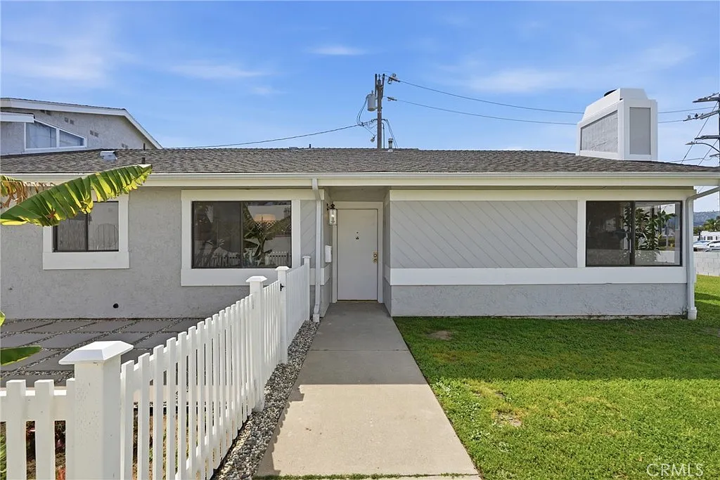 3 bed, 1643 sqft, $3,950 — Photo 1