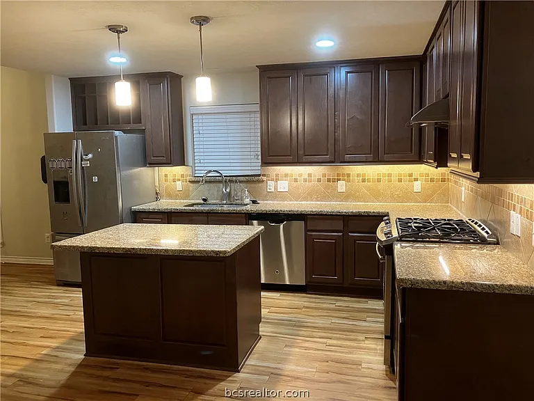 903 Emerald Dove Ave — Photo 4