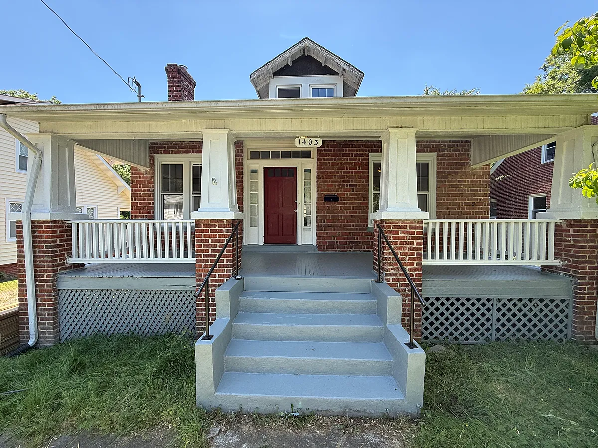 Building Photo - 1403 Byron St