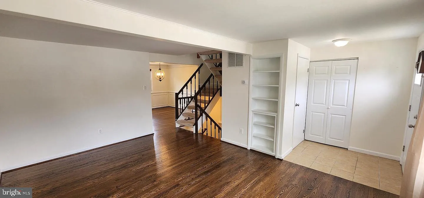 3 bed, 3.0 bath, 1760 sqft, $2,500 — Photo 4