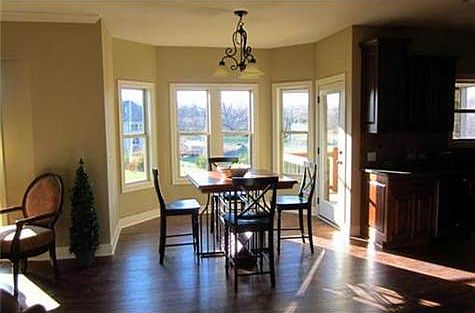 Eat in breakfast nook