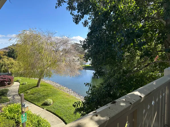122 Lakeshore Ct, Richmond, CA 94804