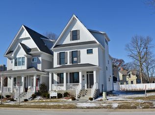 214 N West St, Wheaton, IL 60187