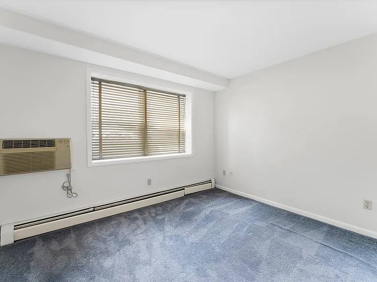 7034 Strathmore St #5 — Photo 11