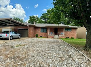 204 S 11th St, Okemah, OK 74859