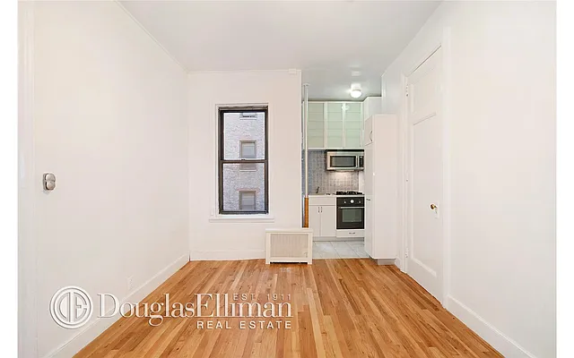 Sold by Douglas Elliman | media 10