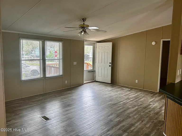 231 Church St — Photo 6