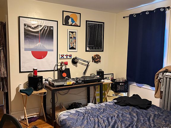 3rd image of 8 Cenacle Rd #1