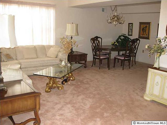 2nd image of 1013 Buckingham Drive #B