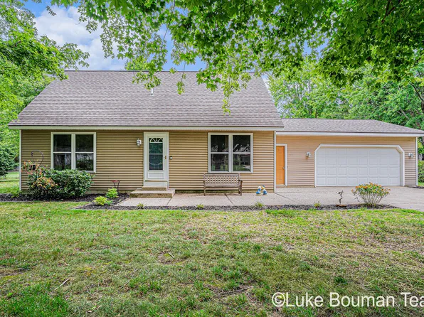 21 Iroquois Ave, Holland, MI 49424