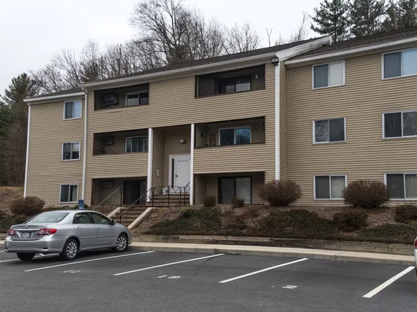129 Quaker Hwy APT 2, Uxbridge, MA 01569
