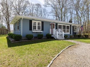 13 Pigeon Hill Cv, Bradford, RI 02808