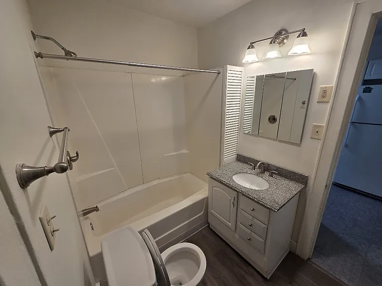 205 Michigan Ave — Photo 14