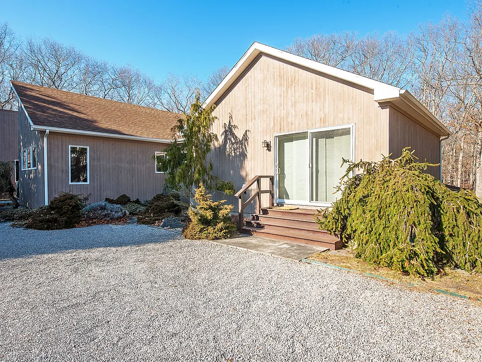 63 Gardiners Ln