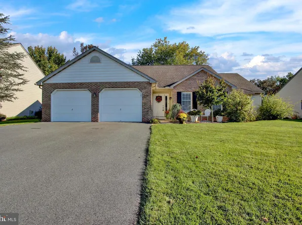 131 Larch Ln, Denver, PA 17517