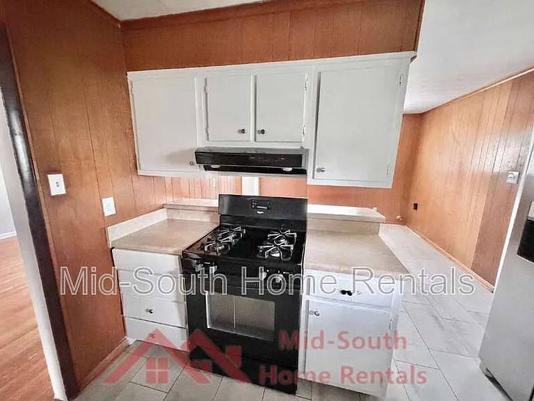 3831 Hermitage Dr — Photo 8