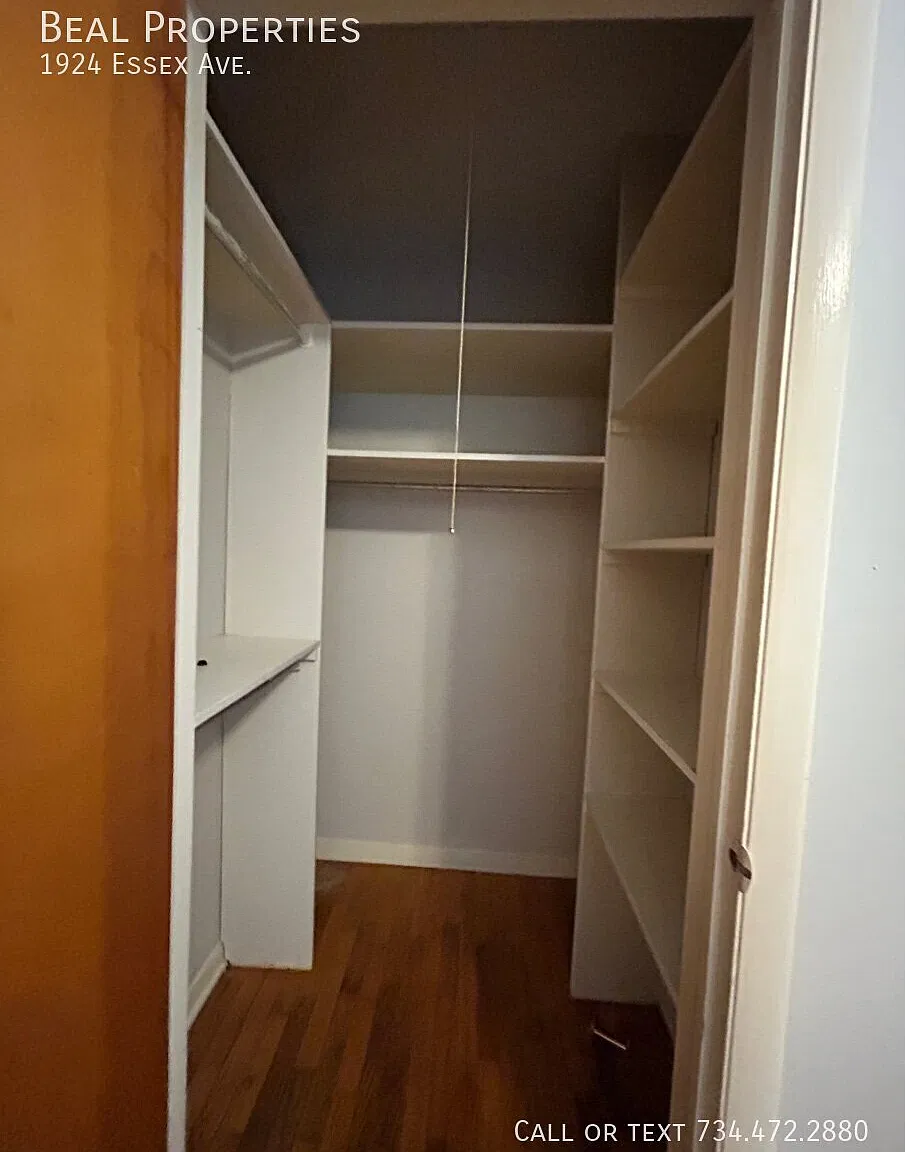 2 bed, $1,100 — Photo 1