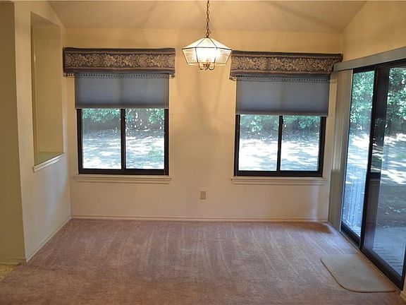 3rd image of 573 Dove Creek Cir