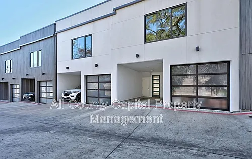 2804 S 1st St Photo 1