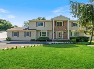 2 Vanderbilt Pkwy, Dix Hills, NY 11746