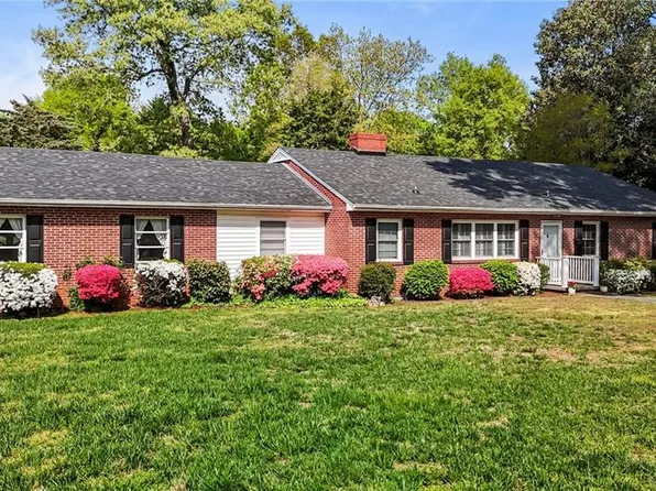 118 Shannon Dr, Burlington, NC 27215
